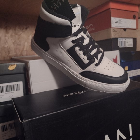 Men's stylish Hi Tops new arrival Special Price $40. - Picture 1 of 3